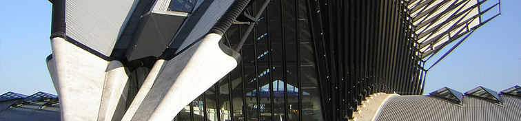 L’aéroport de Lyon a une architecture moderne et facilement reconnaissable.